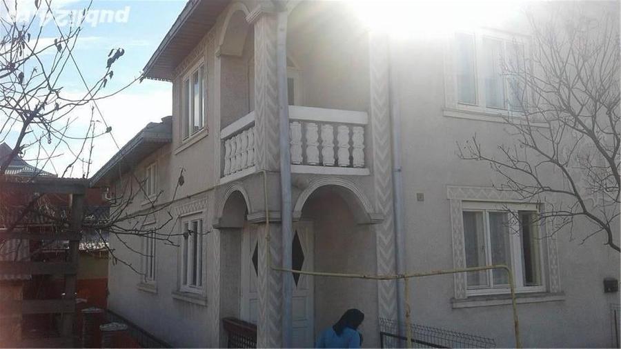 Casă cu 6 camere cu Teren 250 Mp în Capu Câmpului