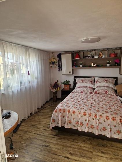 Casă cu 2 camere cu Teren 1686 Mp în Găvănești