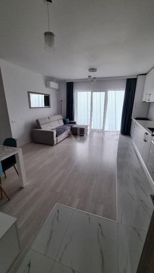Apartament cu 3 camere semidecomandat, mobilat în Florești