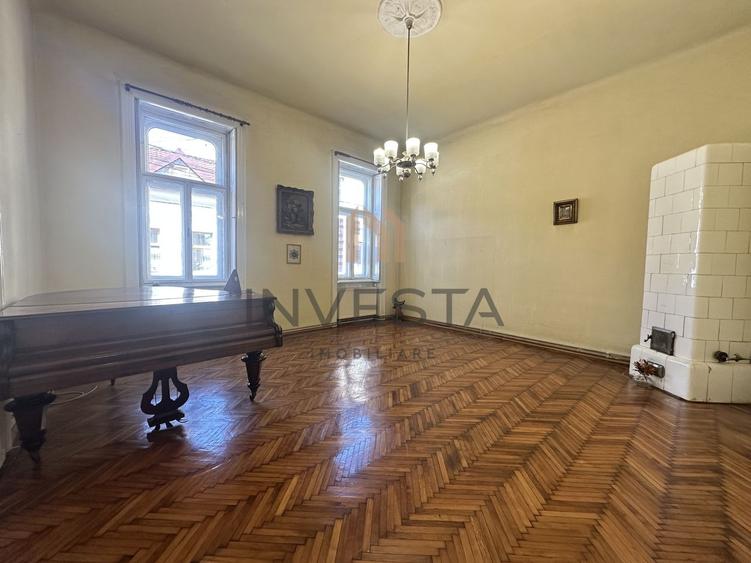 Apartament cu 3 camere decomandat în Central — fotografia 1