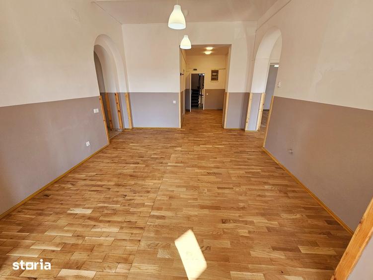 Casă cu Teren 470 Mp în Mihai Bravu