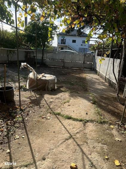 Casă cu 4 camere în Roata Mică