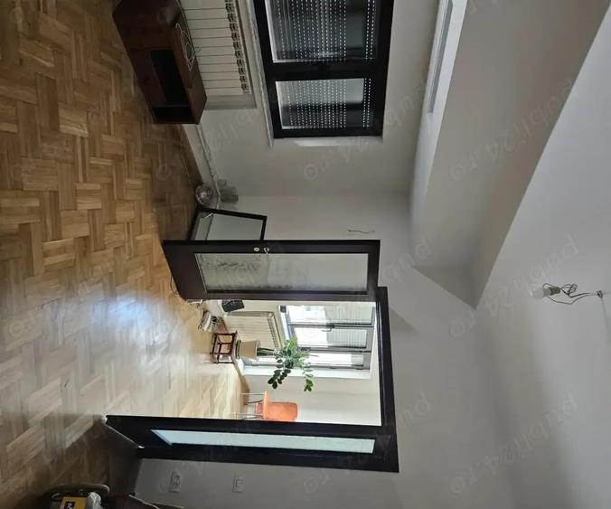 Apartament cu 4 camere în Moșilor