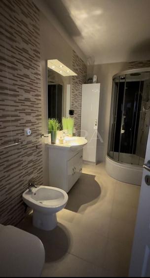 Apartament cu 3 camere semidecomandat, mobilat în Vest