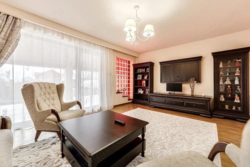 Casă cu 6 camere cu Teren 1013 Mp în Central