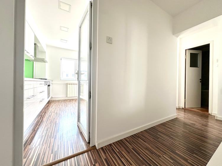Apartament cu 2 camere decomandat în Moșilor