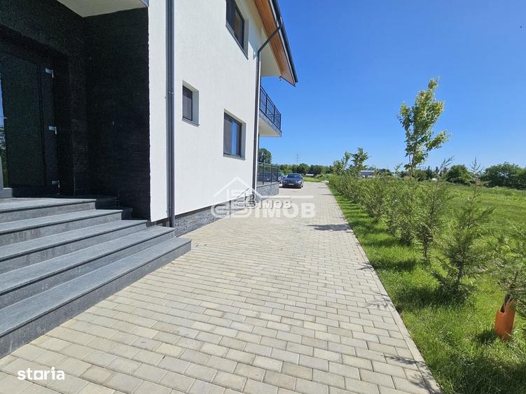 Spațiu comercial, de 280 mp, în Valea
