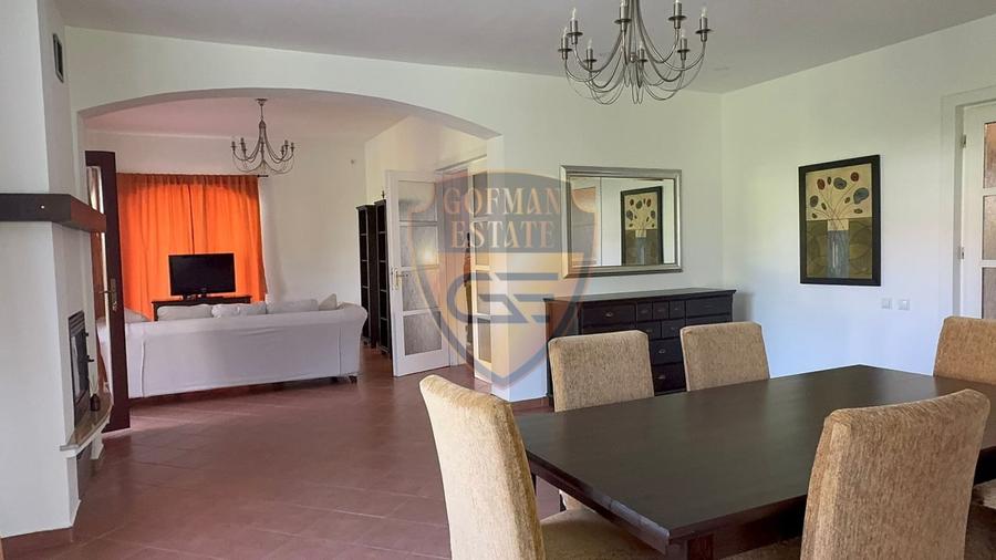 Casă individuală cu 5 camere cu Piscina în Mamaia