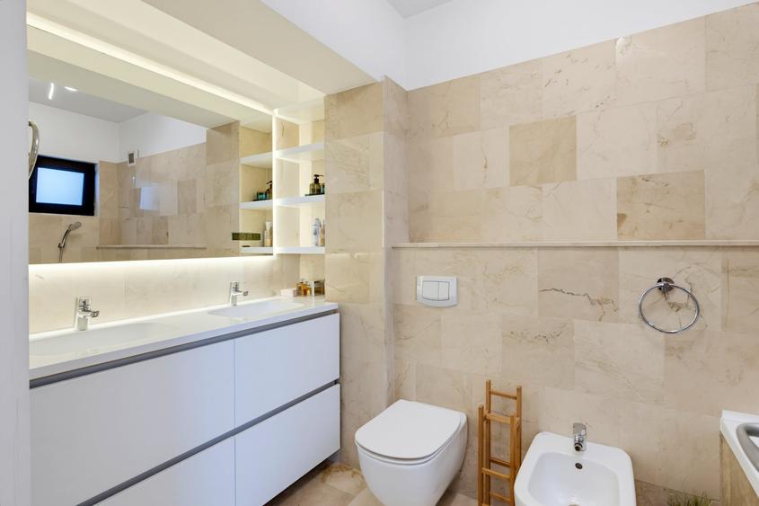 Apartament cu 3 camere decomandat, mobilat în Tătărași