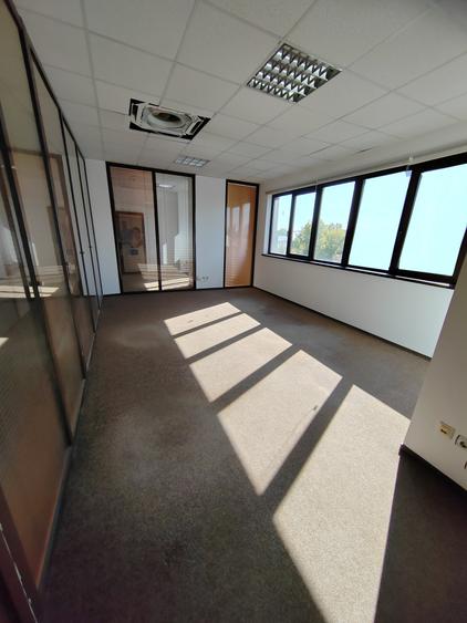 Casă individuală cu 10 camere cu Teren 400 Mp în Barbu Văcărescu