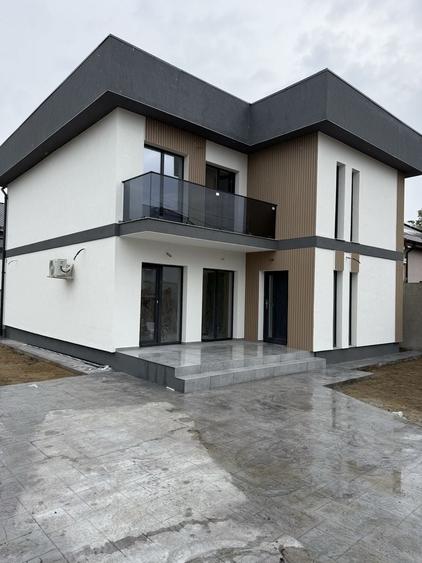 Casă cu 4 camere în Bran