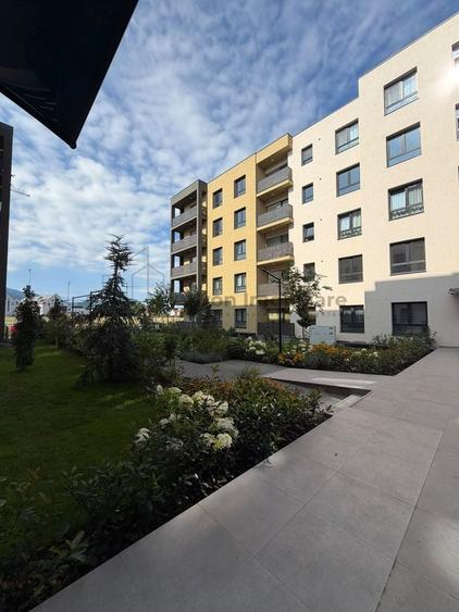 Apartament cu 2 camere decomandat, mobilat în Tractorul