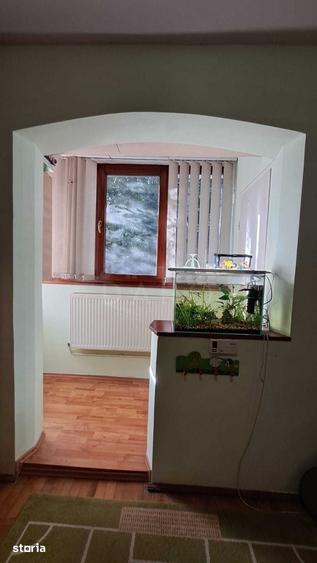 Apartament cu 2 camere semidecomandat în Dâmbu Pietros