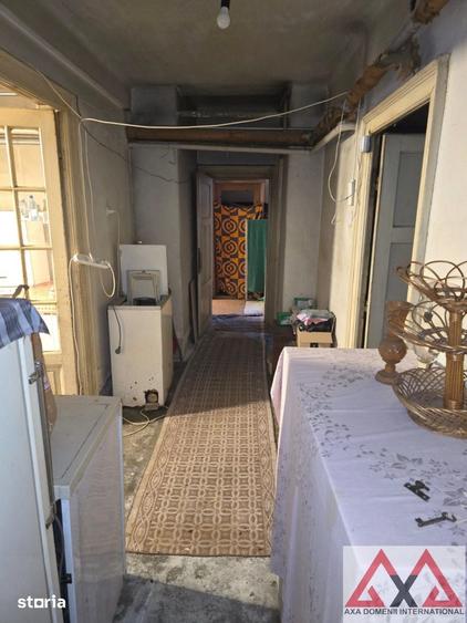 Casă cu 6 camere decomandat cu Teren 538 Mp în Baba Novac