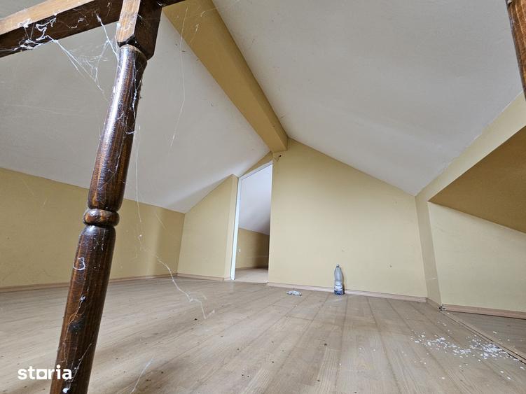 Casă cu 4 camere cu Teren 1249 Mp în Central