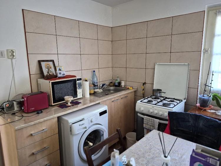 Casă cu 3 camere cu Teren 1300 Mp în Cocorăștii Colț