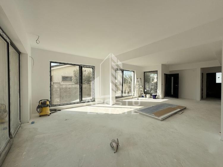 Duplex cu 6 camere cu Canalizare în Chișoda
