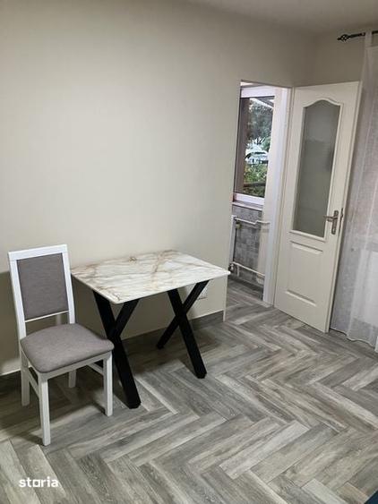 Garsonieră decomandată în Central