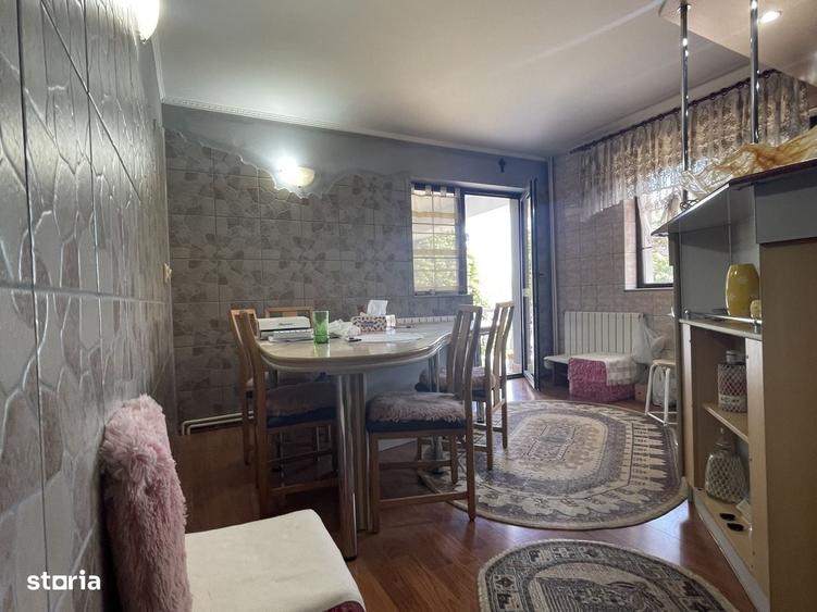 Casă cu 4 camere cu Teren 2000 Mp în Săvinești