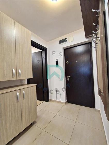 Apartament cu 2 camere decomandat în Tractorul