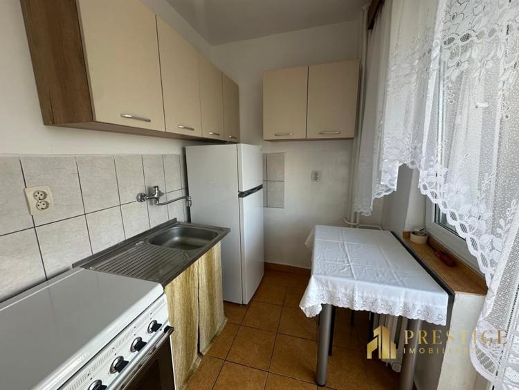 Garsonieră decomandată, mobilată în Central
