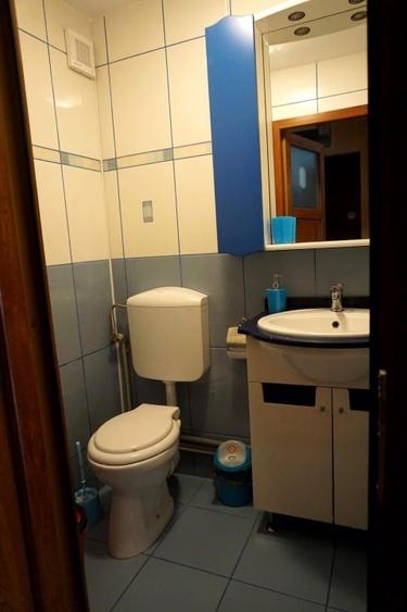 Apartament cu 3 camere decomandat, mobilat în Faleza Nord