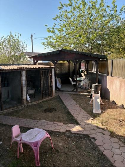 Casă cu Teren 350 Mp în Lumina