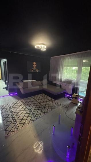 Apartament cu 4 camere semidecomandat, mobilat în Cloșca