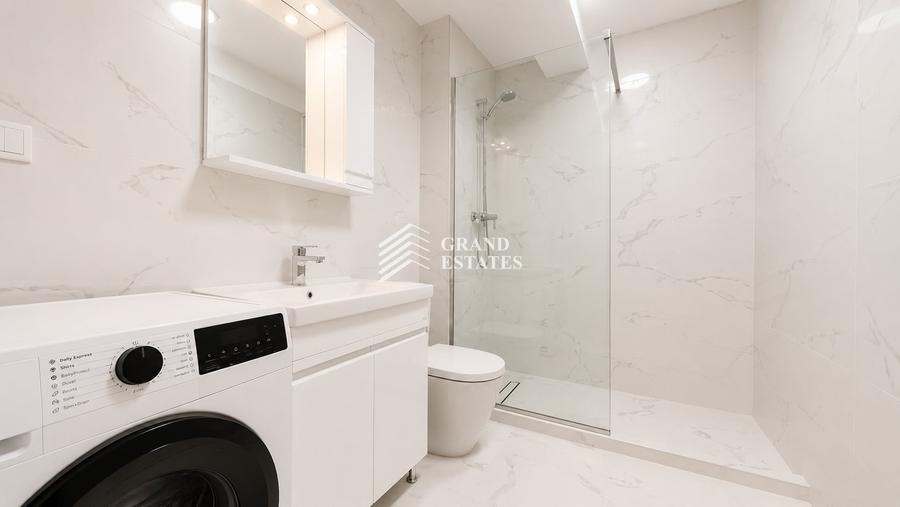 Apartament cu 3 camere semidecomandat, mobilat în Otopeni