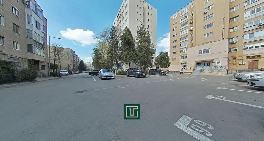Apartament cu 3 camere semidecomandat, mobilat în Aurel Vlaicu