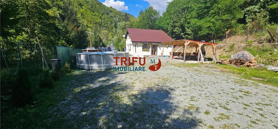 Casă individuală cu 5 camere cu Teren 1245 Mp în Întregalde