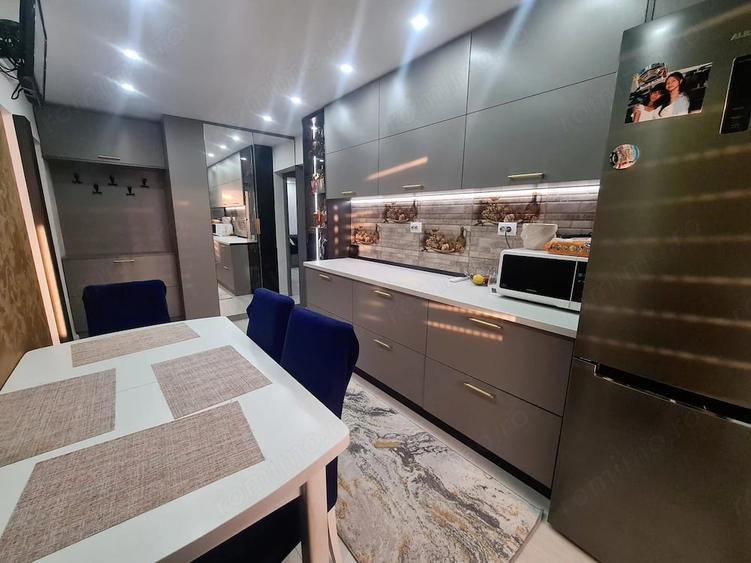 Apartament cu 2 camere decomandat în Central