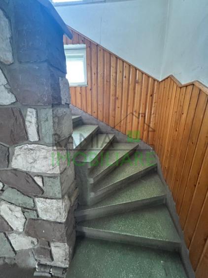 Casă cu 4 camere cu Teren 1053 Mp în Central