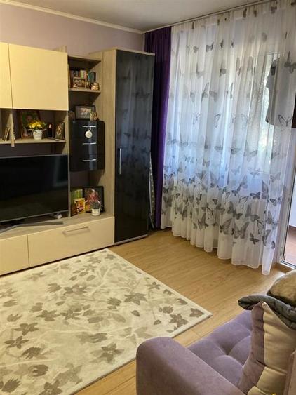 Apartament cu 2 camere decomandat, mobilat în Titan