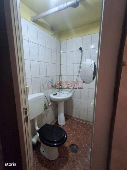 Sector 4 - Metrou Brancoveanu garsoniera decomandata - 2