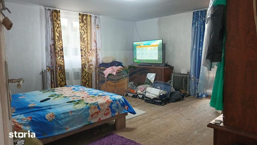 Casă cu 2 camere cu Teren 1250 Mp în Berchișești