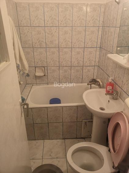 Vand Garsoniera in Tudor Vladimirescu in spate la Iulius Mall