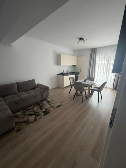 Apartament cu 2 camere decomandat în Rafinaria Vega