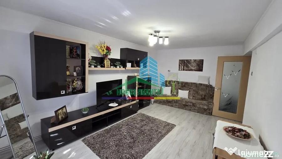 Apartament cu 3 camere decomandat în Brăilei
