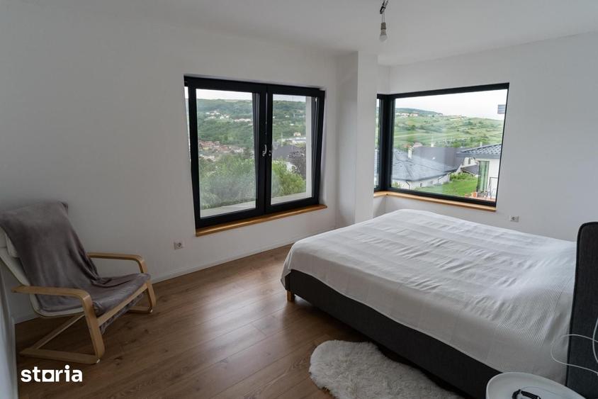 Casă cu 5 camere cu Teren 820 Mp în Baciu