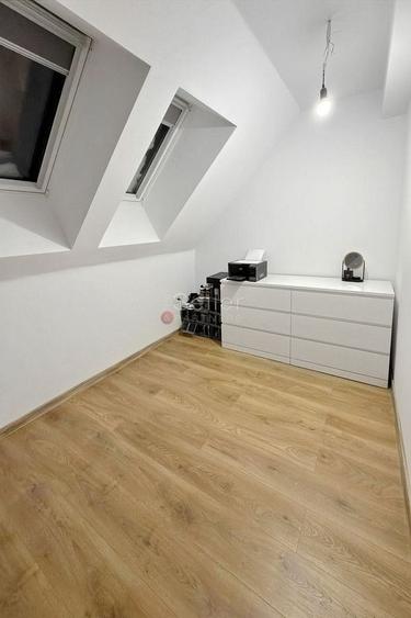 Apartament cu 3 camere decomandat, mobilat în Tractorul