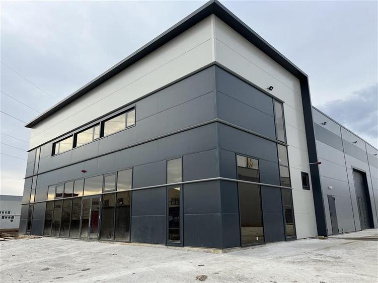 Spațiu industrial, de 600 mp, în Central