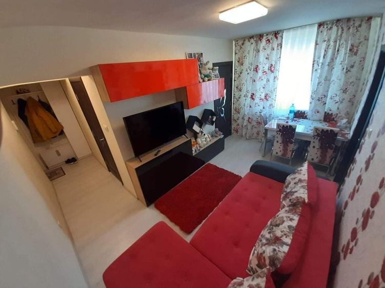 Apartament cu 2 camere decomandat în Exterior Vest