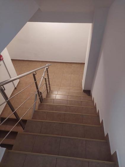 Spațiu comercial, de 84 mp, în Sărari