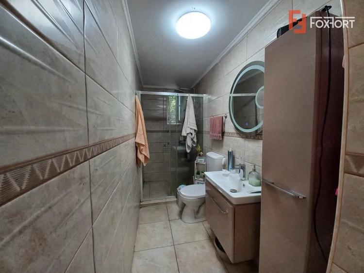 Casă cu Teren 3000 Mp în Plopi