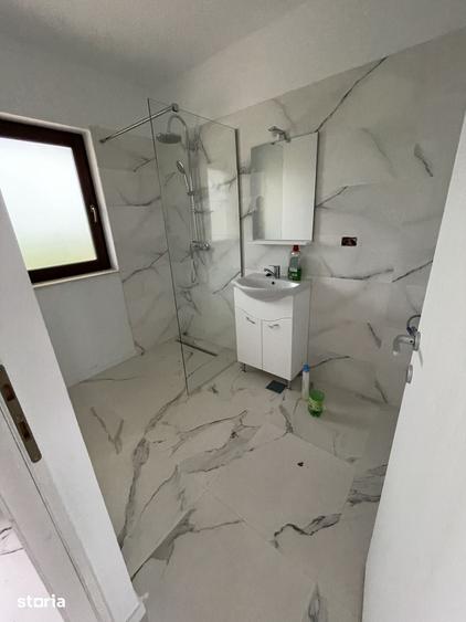 Casă cu 4 camere cu Teren 200 Mp în Dumbrăvița