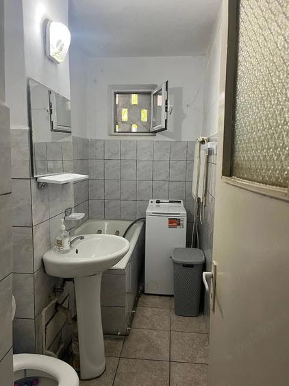 Apartament cu 2 camere nedecomandat în Cuza
