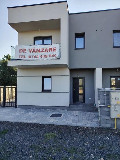 Casă cu Teren 250 Mp în Moșnița Nouă