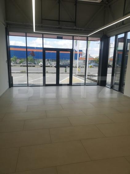 Spațiu comercial, de 122 mp, în Est