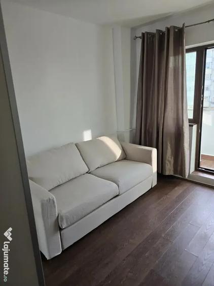 Apartament cu 4 camere semidecomandat în Crângași